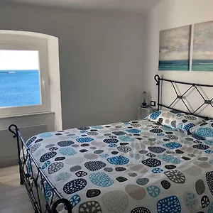 Apartment La Casetta Di Dory Sul Mare, Genua